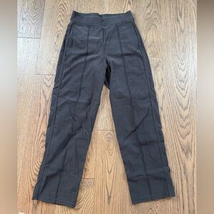 Lululemon Capri Black Straight Leg sz 6 Pants